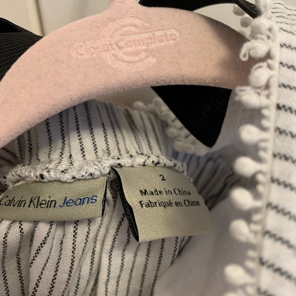 Oshkosh 24 months dress (and striped Calvin Klein) - Picture 5 of 6